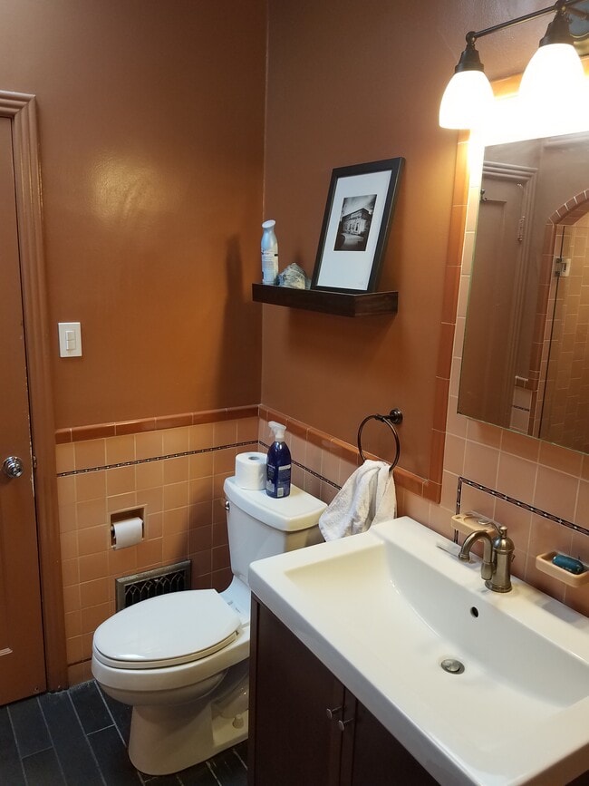 Building Photo - 295 Oxford St