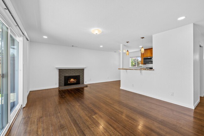 Building Photo - Updated 4 Bedroom 2 Bath North Napa Home
