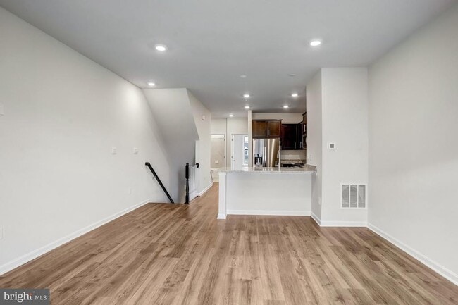 Building Photo - 721 Courier Ln