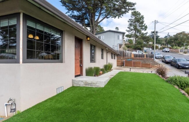 Building Photo - 363 Bancroft Way