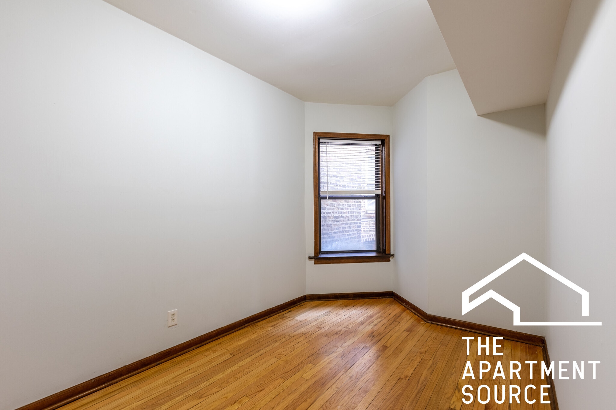 Building Photo - 4810 W Armitage Ave