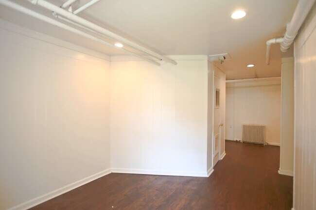 Building Photo - 8br Single Family Home on 14th St NW  (MIN...