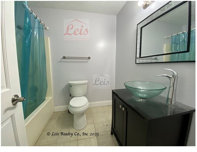 Building Photo - 2517 Newcastle Dr