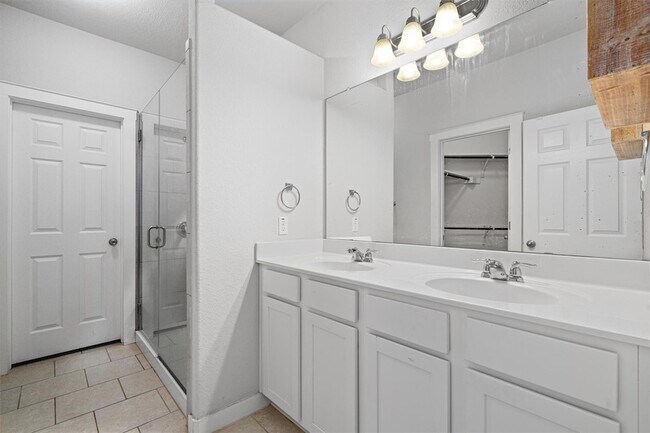 Building Photo - 16304 Travesia Way