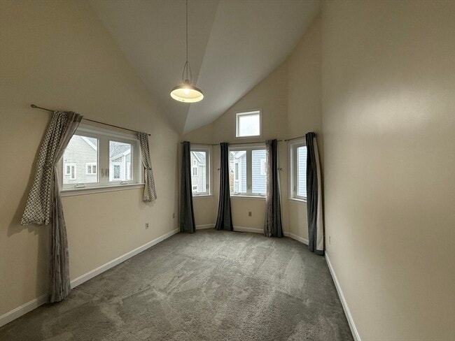 Building Photo - 10 Rollins Ct