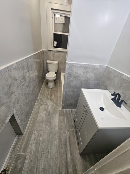 Bathroom - 63 Plymouth St