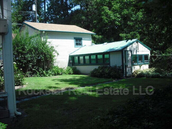 Building Photo - 1511 S Latawah St