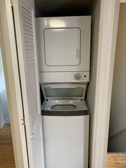 2 - In-Unit Washer/Dryer - 4028 Locust St