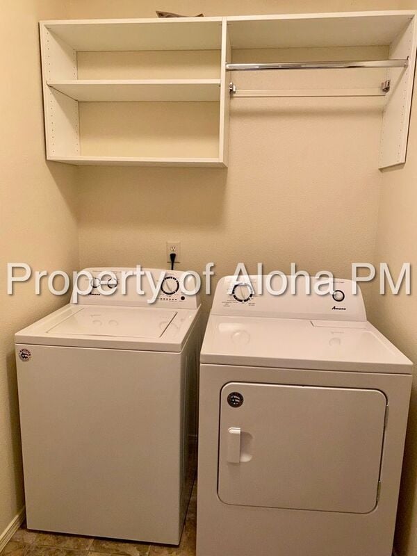 Building Photo - 1053 W Pine Ave