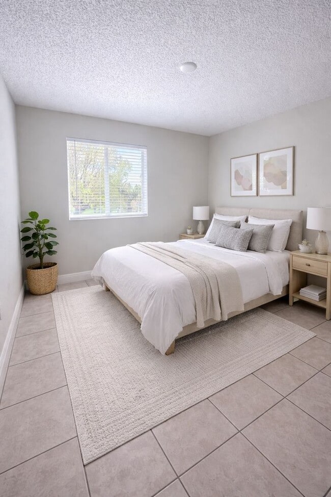 Building Photo - 3 bd/2.5 ba + Stainless Steel Appliances + 1 Car Garage + up to 3 Months Off!