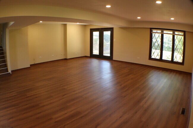 Building Photo - 44 Kingston Dr