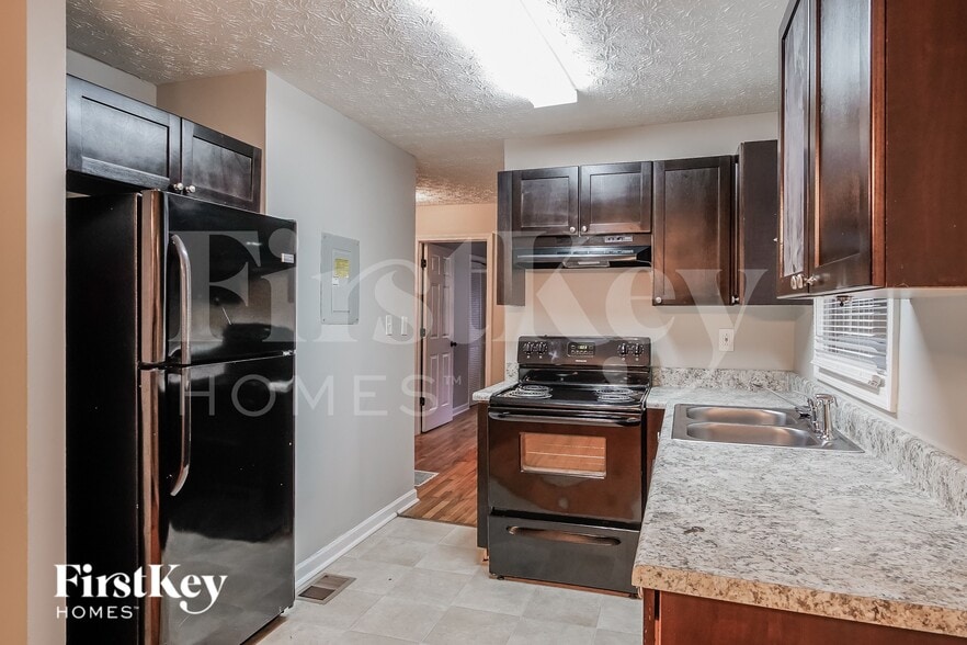 Building Photo - 443 Fairlock Ln NW