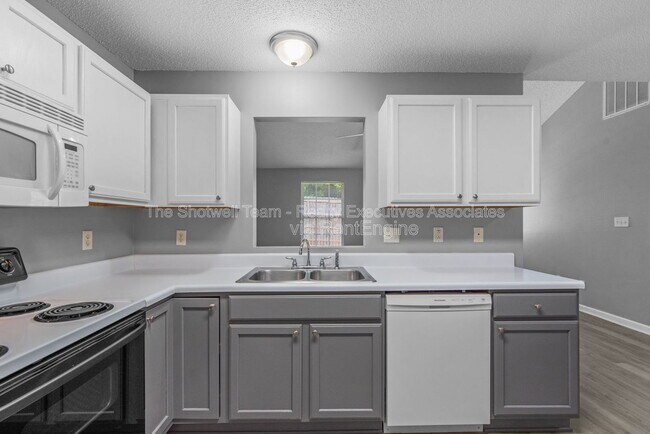 Building Photo - 4757 Royal Prince Way