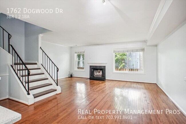 Building Photo - 1762 Dogwood Dr
