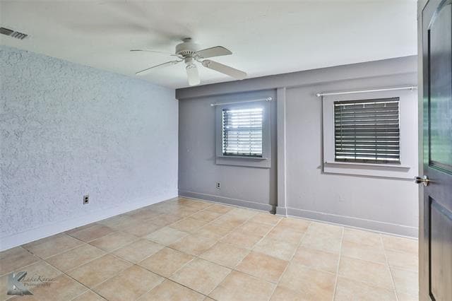 Building Photo - 609 Sunset Dr