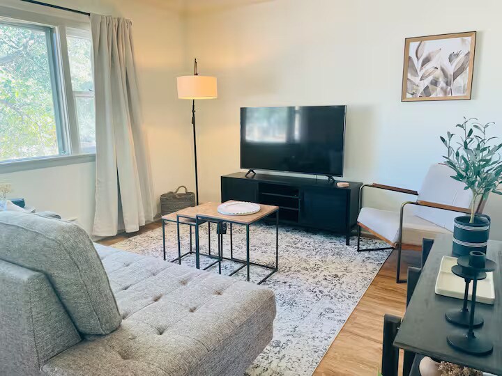 Building Photo - 2429 W Saint Vrain St