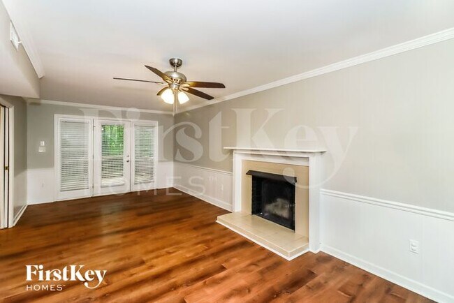 Building Photo - 7625 Summerwood Ln