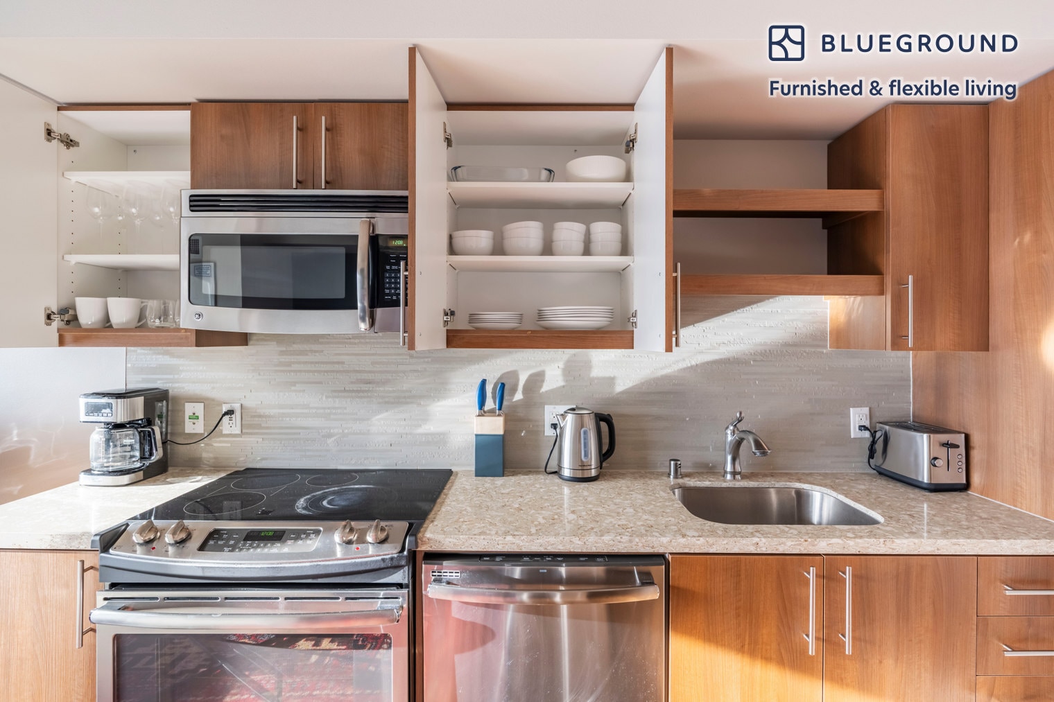 Building Photo - 10333 Main St