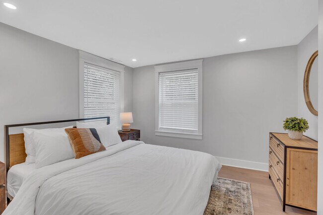 Building Photo - 1205 7th Ave