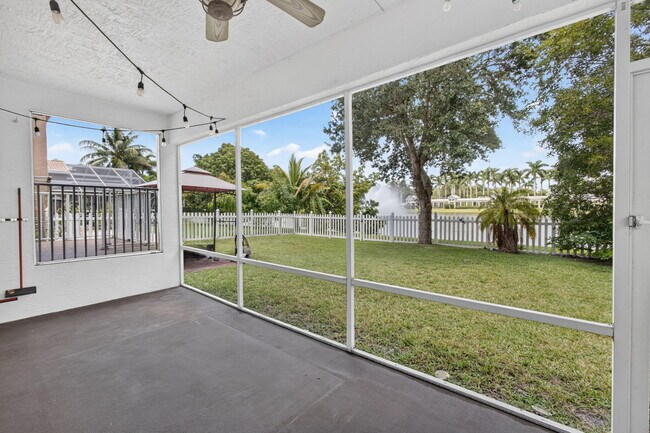 Building Photo - 1204 Oakwater Dr