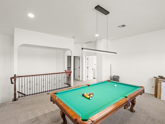 Building Photo - 4378 Green Tree Dr