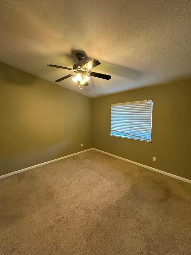 Building Photo - 11150 Trinity River Dr