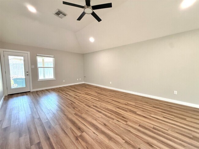 Building Photo - 1703 Windy Knoll Dr