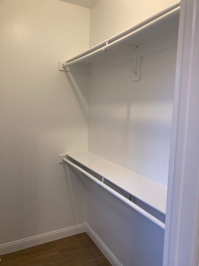 Building Photo - 3 bedroom 2 bath modern style home minutes from Centerton Main!!