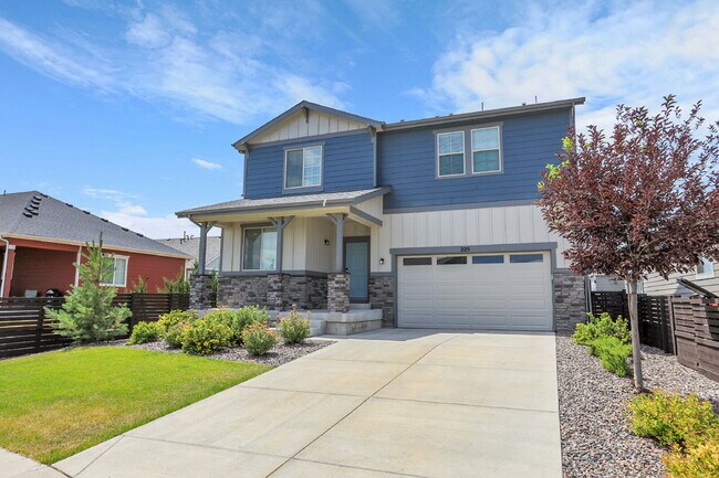 Building Photo - $3,425.00, 4 Beds, 2.5 Baths, Single Famil...