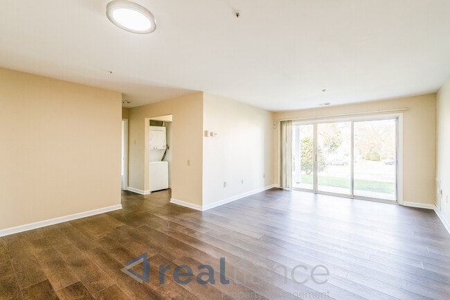 Building Photo - 8701 Grasmere Ct