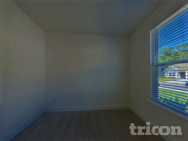 Building Photo - 65 Mayhaw Pt