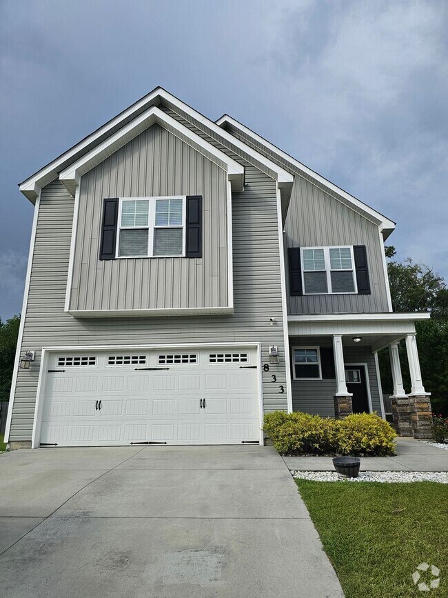 Building Photo - 4 Bedroom Home in Jacksonville