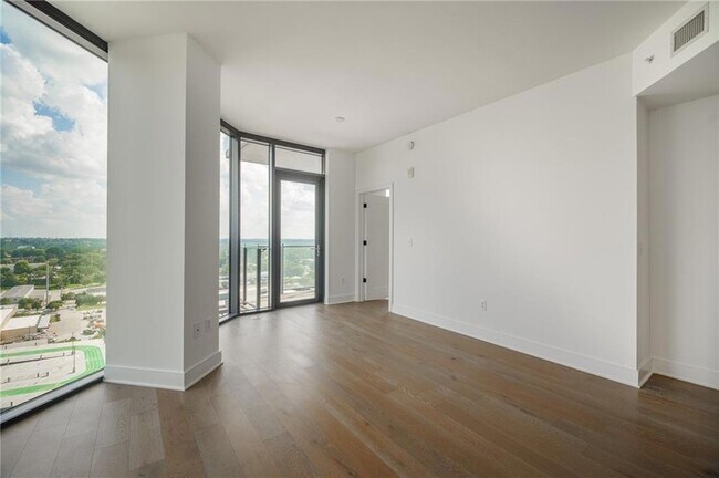 Building Photo - 788 West Marietta St NW