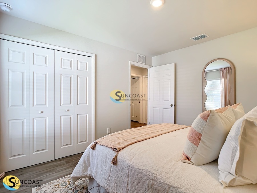 Building Photo - 176 Point Pleasant Dr