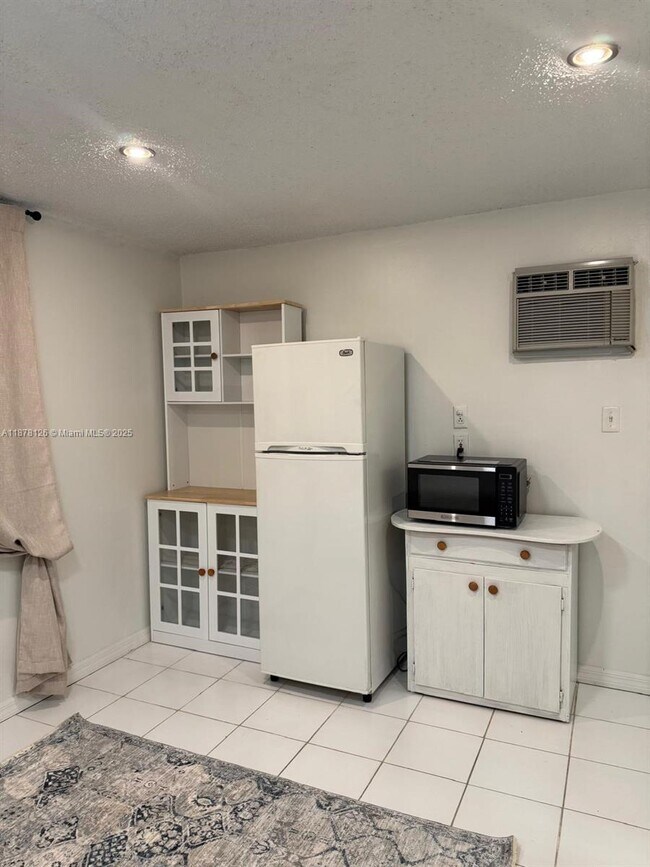 Building Photo - 89xx SW 83rd St