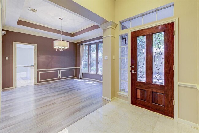 Building Photo - 16606 Shadow Path Dr