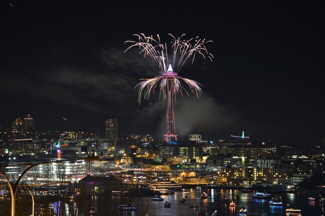 Building Photo - 1964 Harvard Ave E