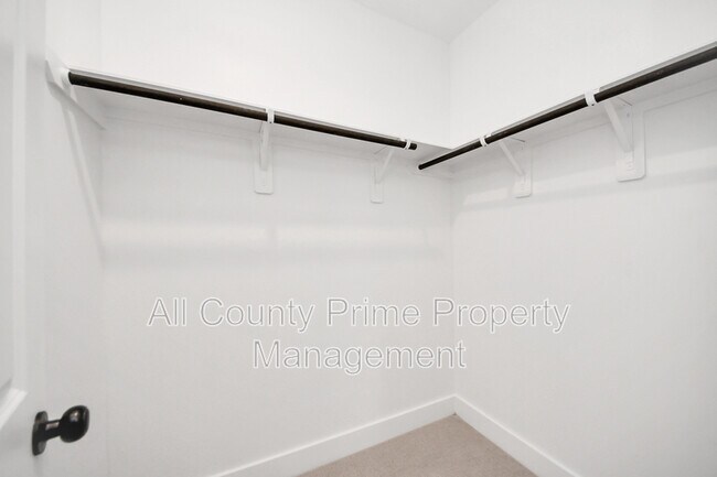 Building Photo - 2708 Bostic St