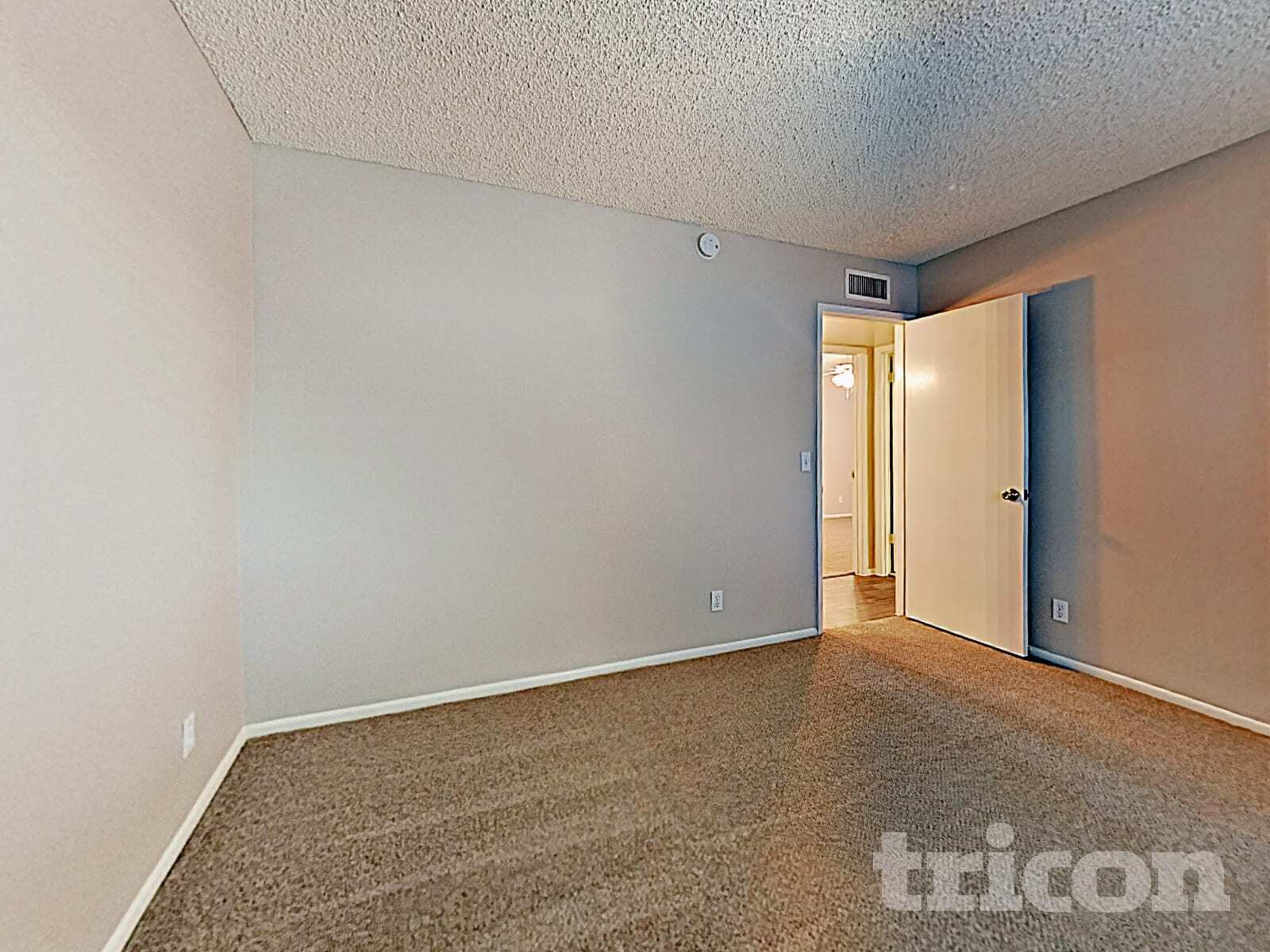 Building Photo - 3921 W Rue De Lamour Ave