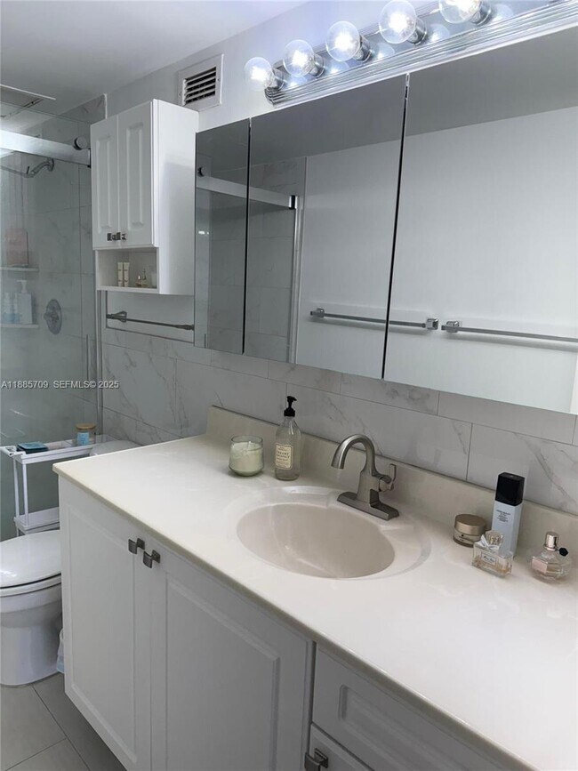 Building Photo - 2501 S Ocean Dr