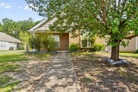 Building Photo - 1220 Village Trail