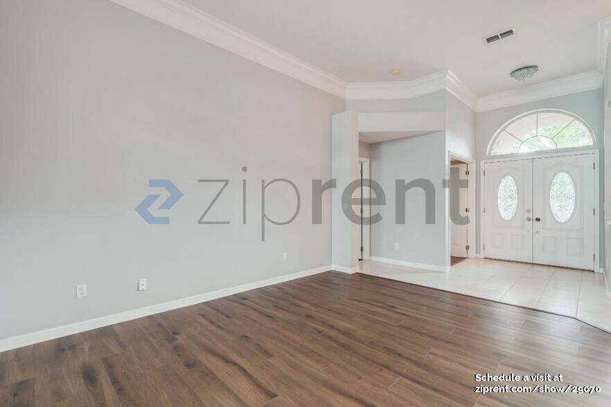 Building Photo - Unit