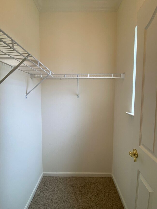 Building Photo - CLEAN AND SPACIOUS 4 BED, 2.5 BATH WITH COVERED BACK PATIO AND LUSH LANDSCAPING IN WESTLAKE COMMU...