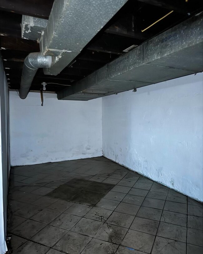 Building Photo - 5312 Hamilton Ave