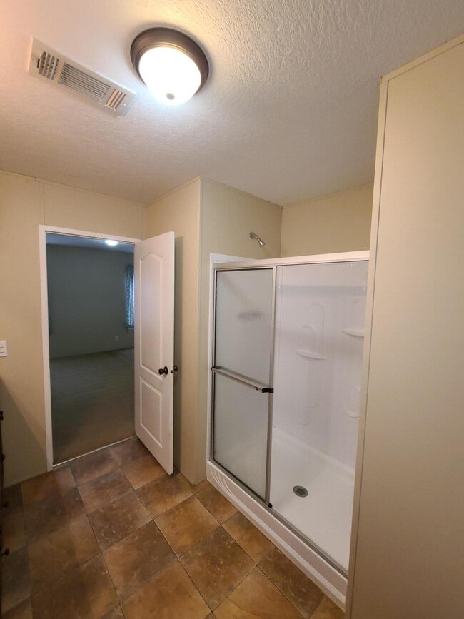 Building Photo - 8415 Verano St