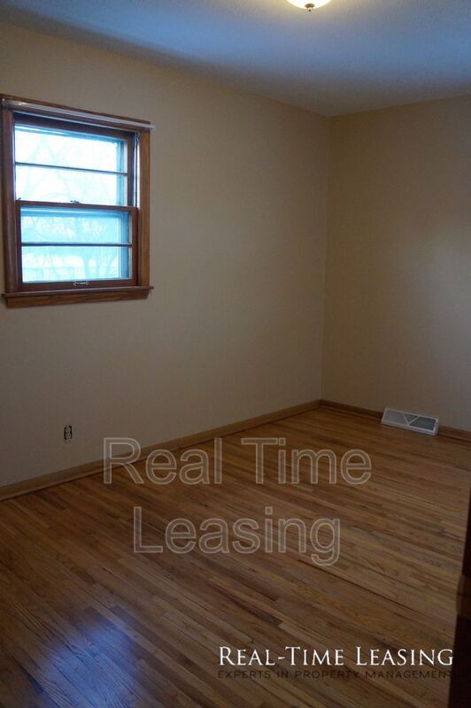 Building Photo - 311 W 74th St