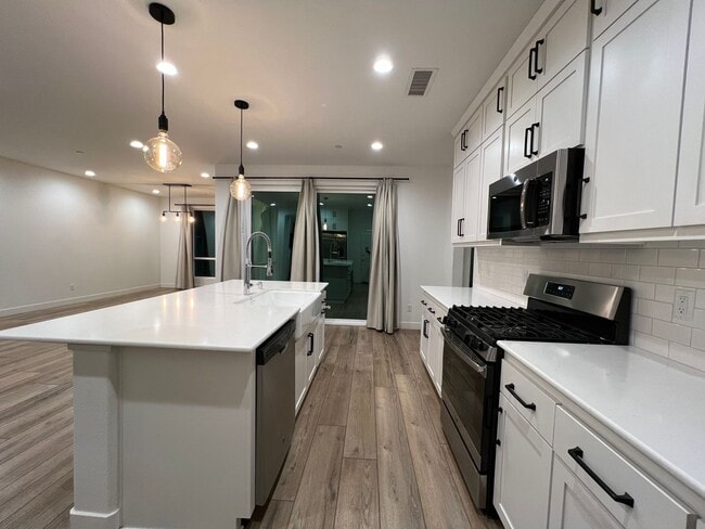Building Photo - Tesoro Viejo Home- this is home and the community is unlike anything you've experienced before!