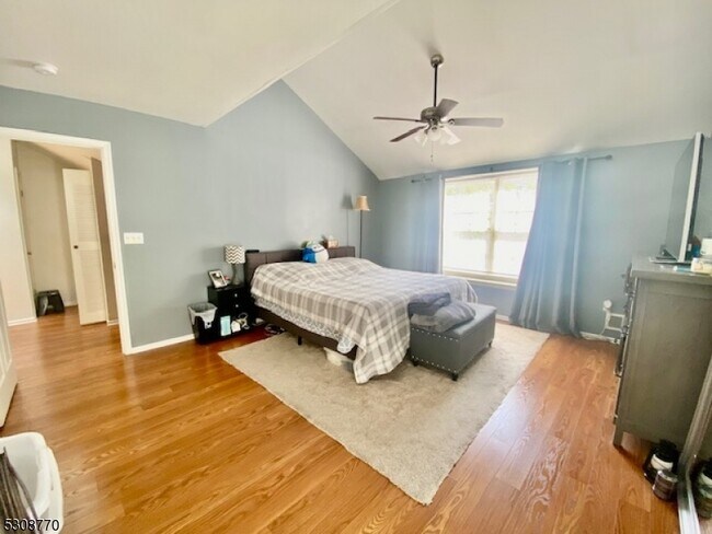 Building Photo - 8 Jaime Dr