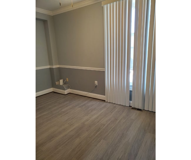 Building Photo - 2838 Washington Blvd