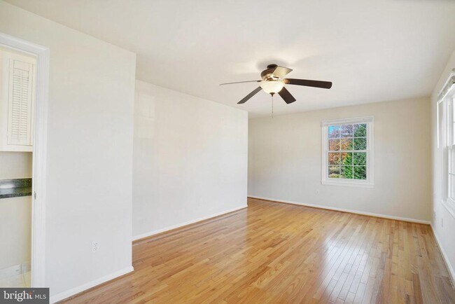 Building Photo - 4339 Cedarlake Ct